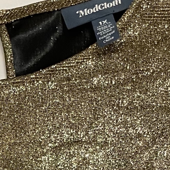 NWT Modcloth Too Glitzy to Function Top 1X - Picture 3 of 5